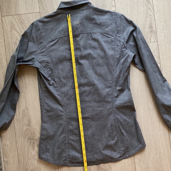 Arc’teryx long sleeve button up with stretch - Picture 5 of 8